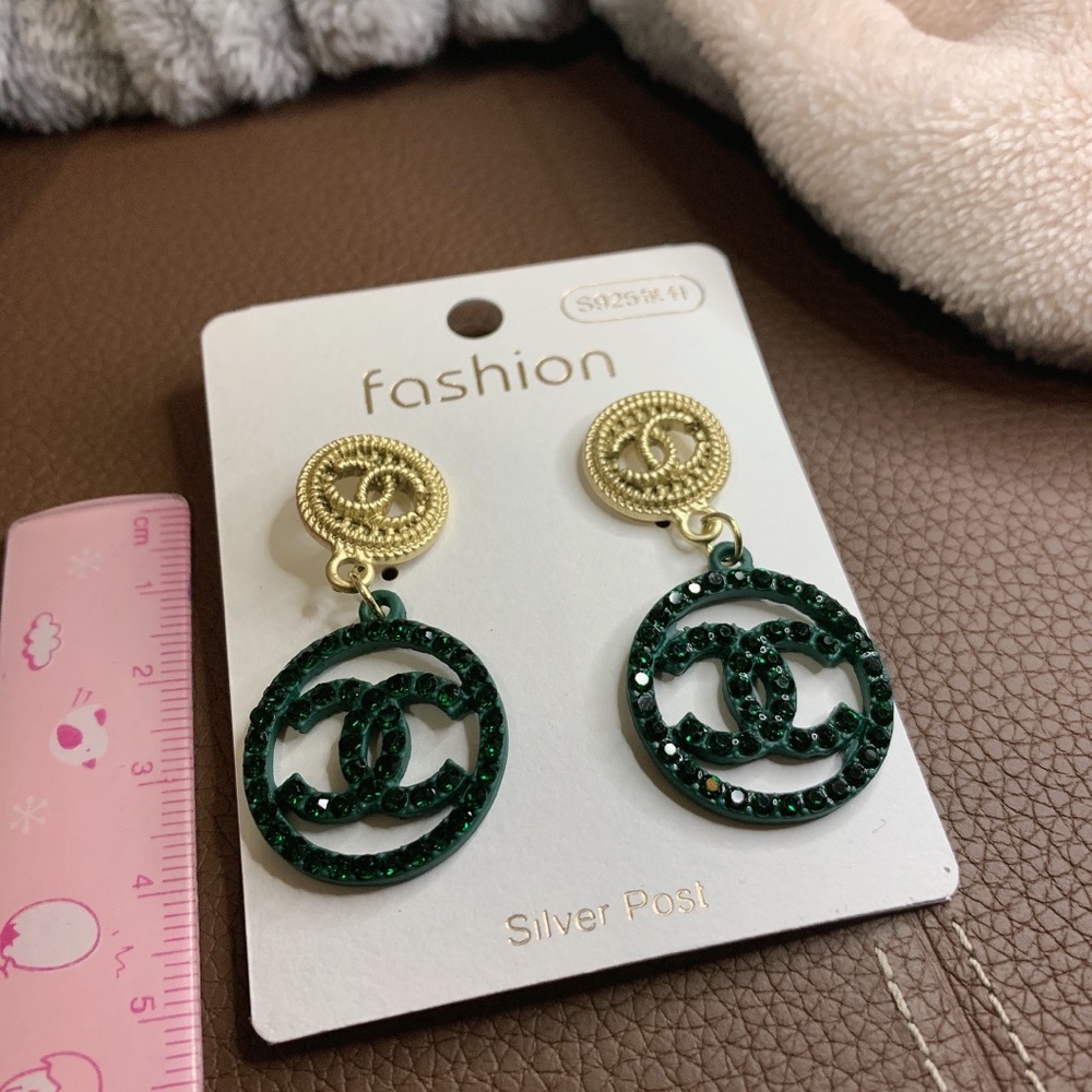 Fashion jewelry green sparkly dangle earrings